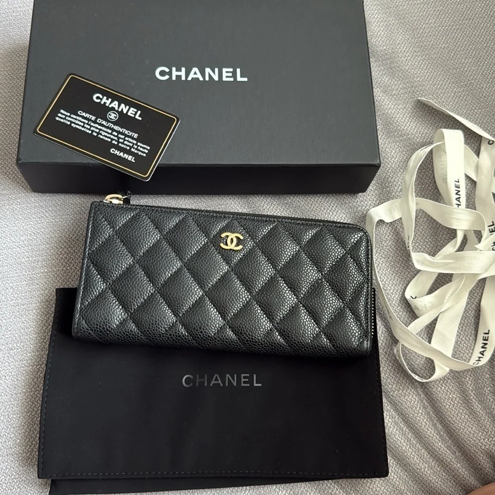 Chanel Black Quilted Leather Wallet